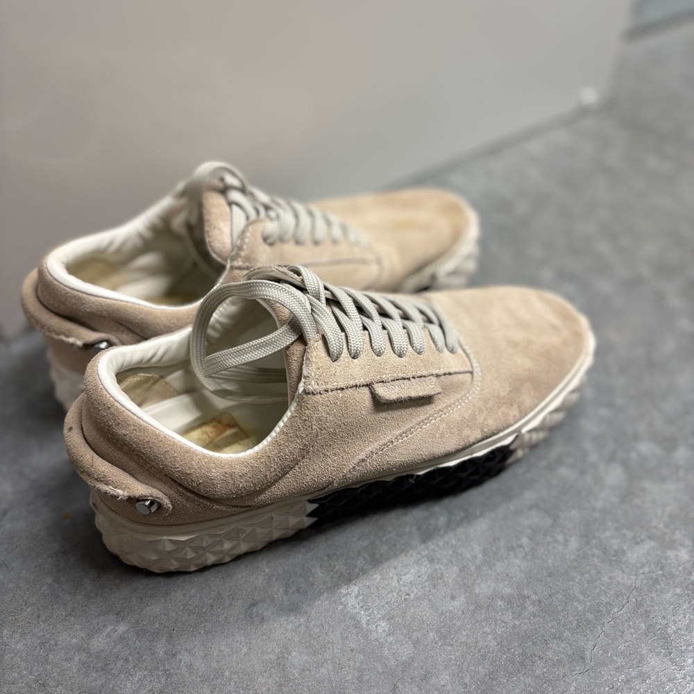 Kendall and Kylie sneakers size 6
